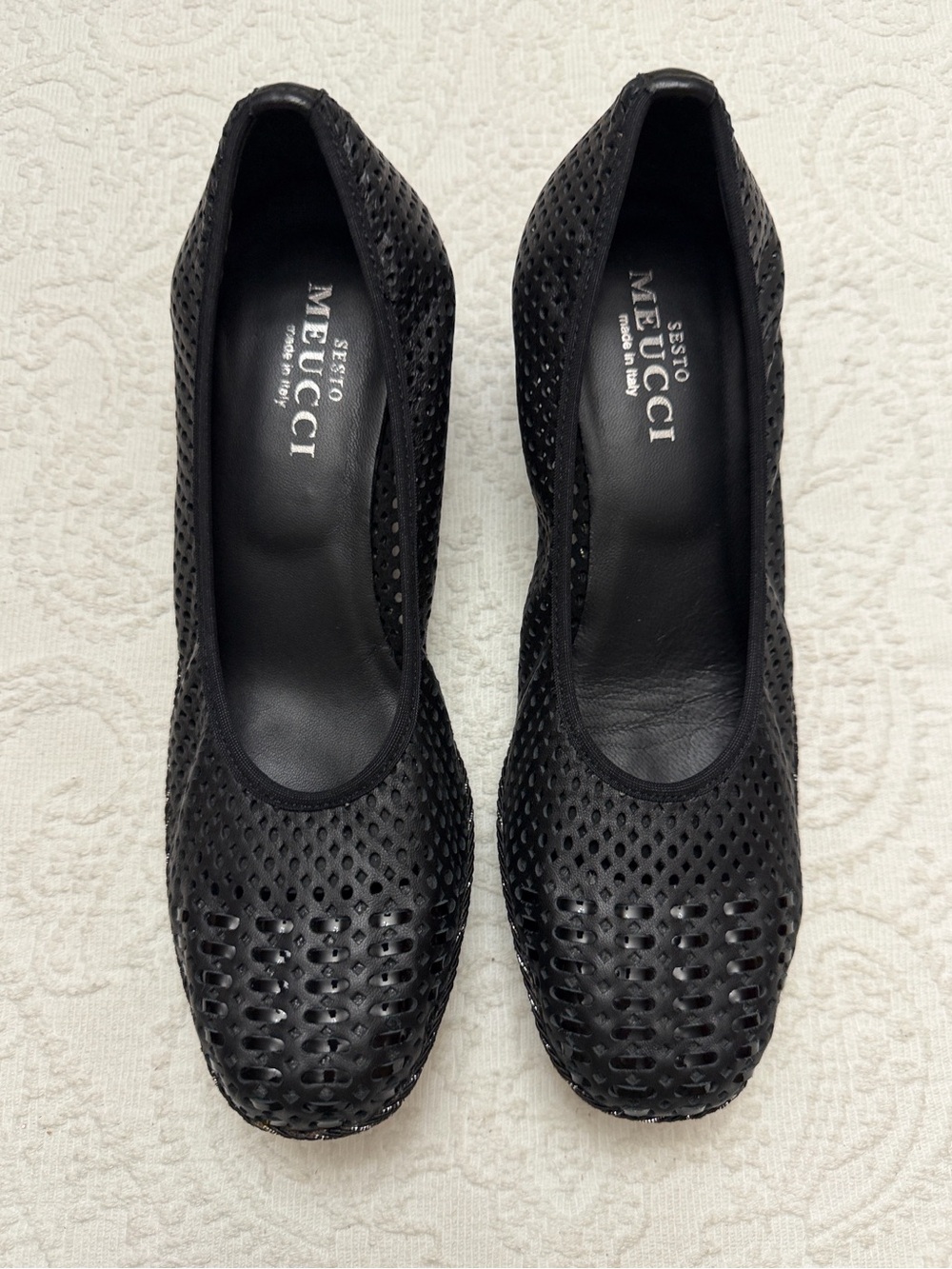 Sesto MEUCCI Perforated Wedge Pumps in Black 8.5 US